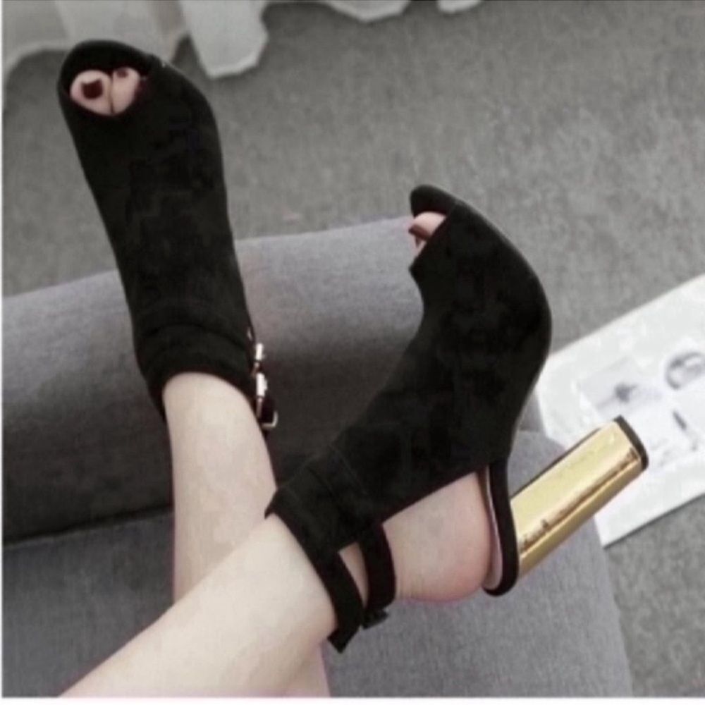 Peep Toe Ankle Strap Chunky Heels Size 6